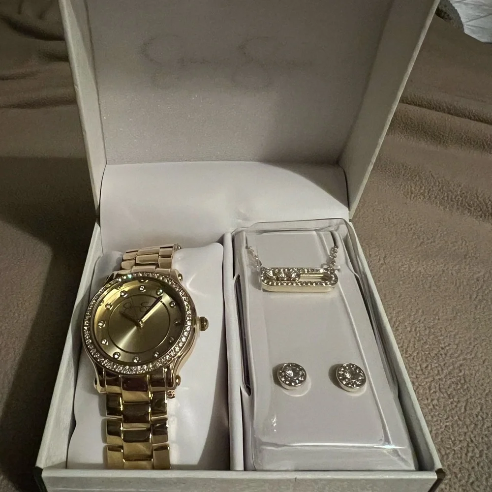🎁 💝 Jessica Simpson gift package, women watch+ matching necklace and earring - Picture 2 of 8